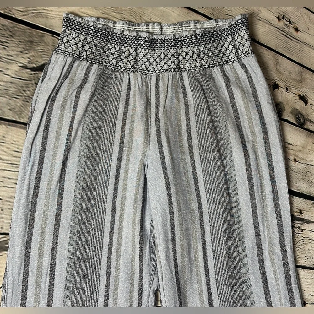 Gray Striped Wide Leg Pants - Picture 7 of 8